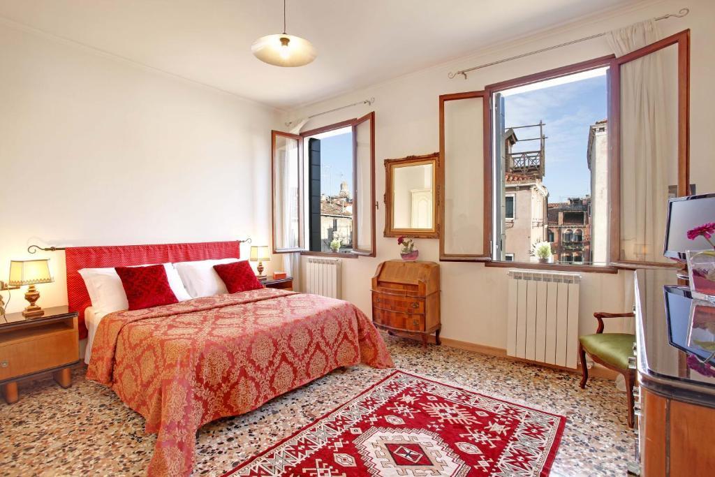 Grimaldi Apartments Cannaregio Venedik Oda fotoğraf